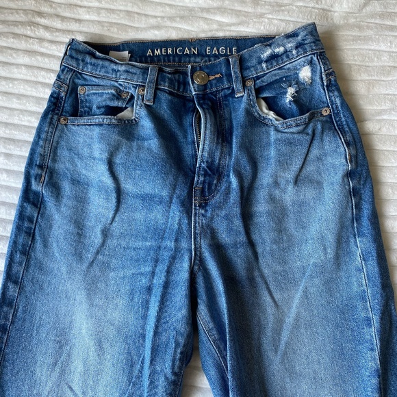 American Eagle Strech Mom Jeans Medium Wash - Picture 1 of 2